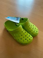 Neue grüne Clogs Hausschuhe Slipper Gummischuhe Gr. 37 Bayern - Wegscheid Vorschau