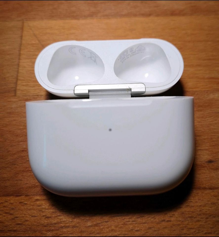 MagSafe-Ladecase für AirPods (3. Generation) in Gera