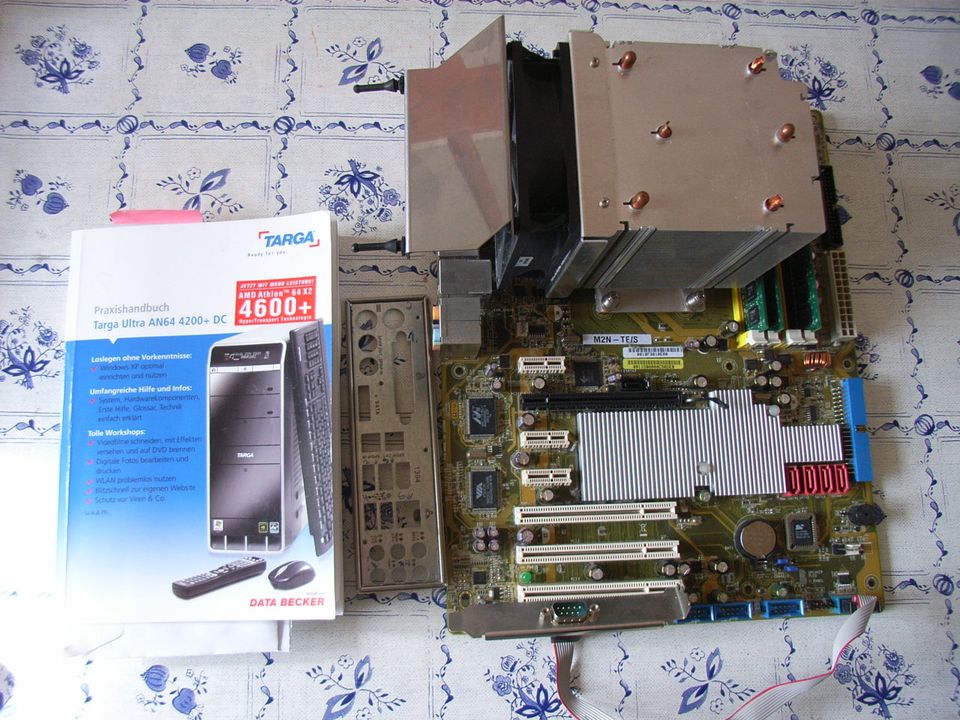 ASUS M2N-TE/S Mainboard mit AMD Athlon 64x2 4600+ mit Kupferkernk in Stuttgart