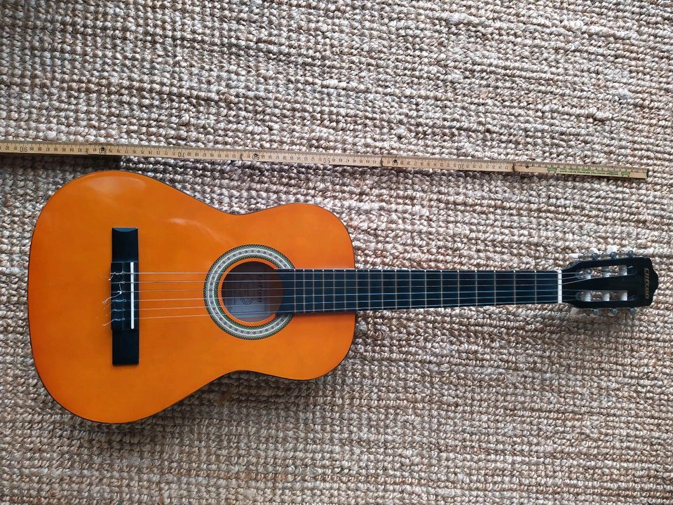 Kleine Gitarre, Reisegitarre, Kindergitarre (Clifton) in Mauritz