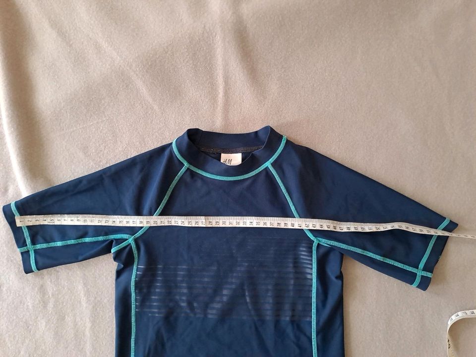 Kinder Sportbekleidung Gr 122/128  Shirt und Hose in Schwerin