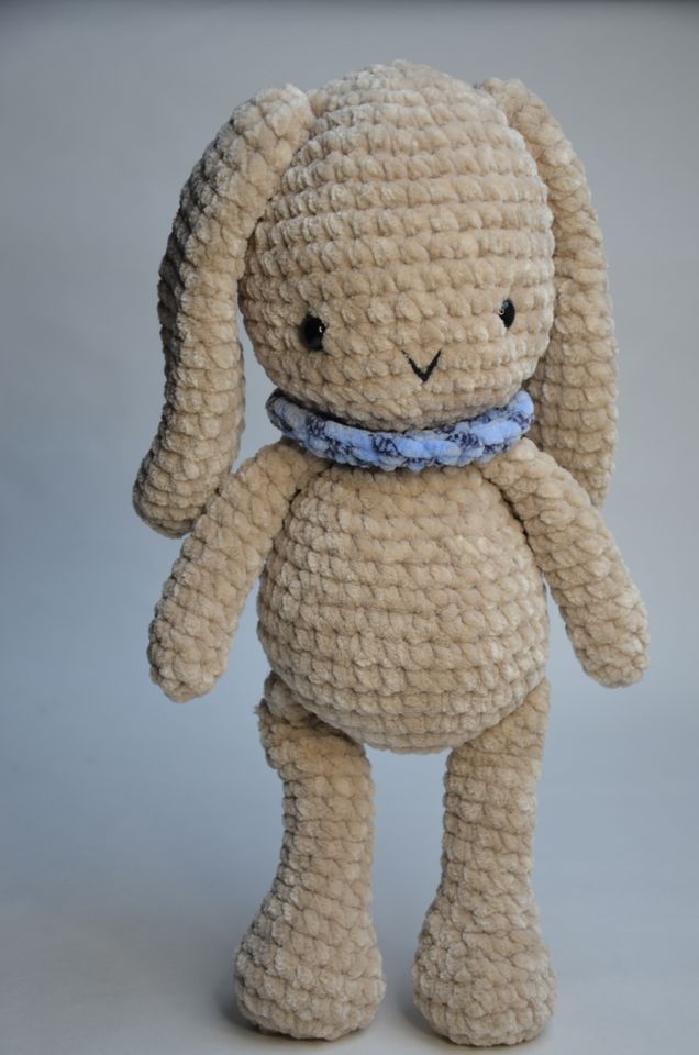 Amigurumi Hase Stofftier Häkeltier handgemacht Chenillewolle in Börtlingen