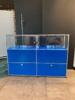 USM Haller E Glasvitrine Prospekt Regal Tresen Enzianblau Hamburg - Altona Vorschau