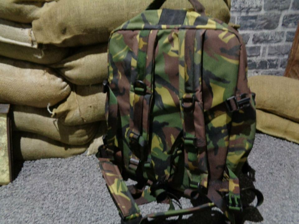 Orig.NL Armee Combat First Responder Tactical Medic Bag DPM in Herzogenrath