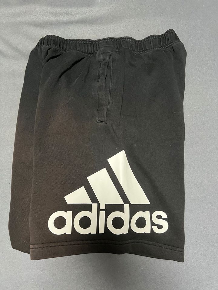 Kurze Hose Adidas in Weissach