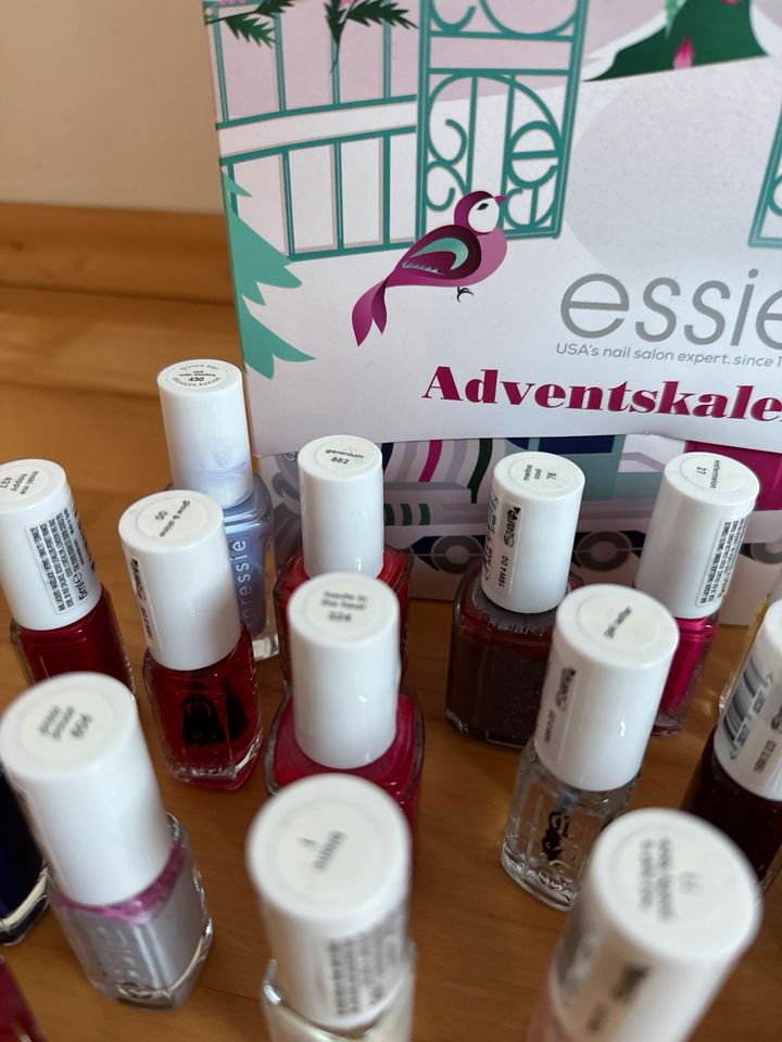 Essie Adventskalender Nagellack in Herne