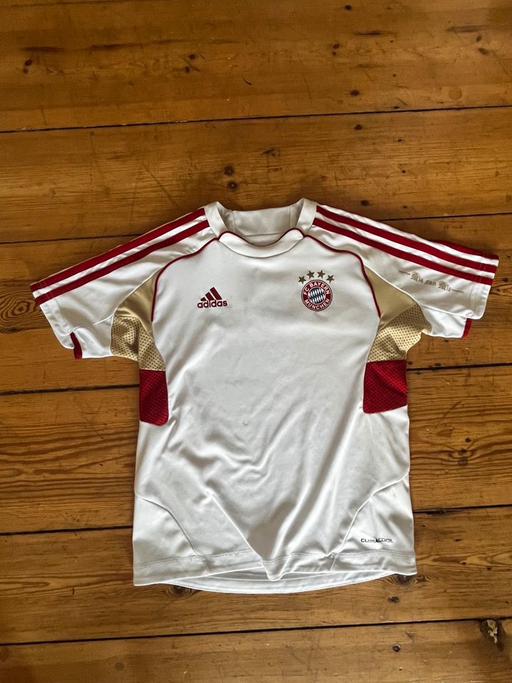 FC Bayern Trikot in Berlin