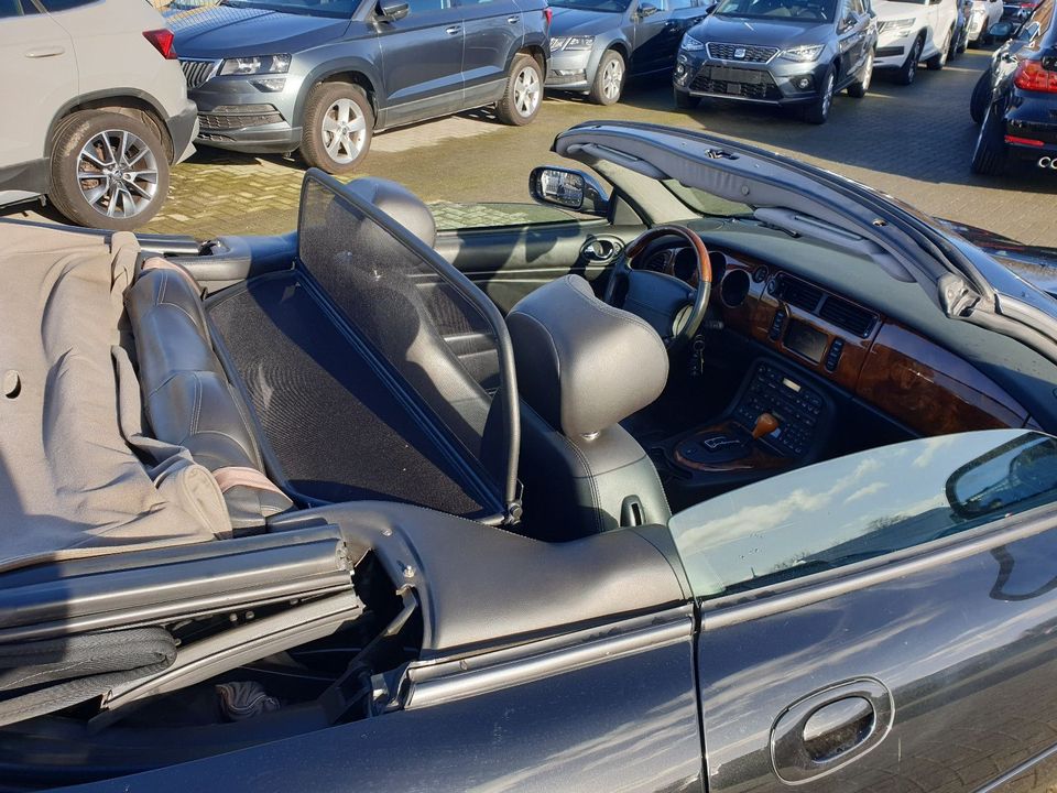 Jaguar XK8 4.0,LEDER,KLIMA,GUTACHTEN 20000 EURO,ALU in Alsdorf