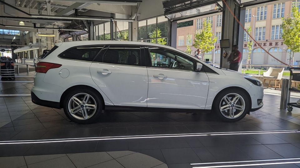 Ford Focus 1.5 Ecoboost / Tempomat / Lenkradheizung in Saarbrücken