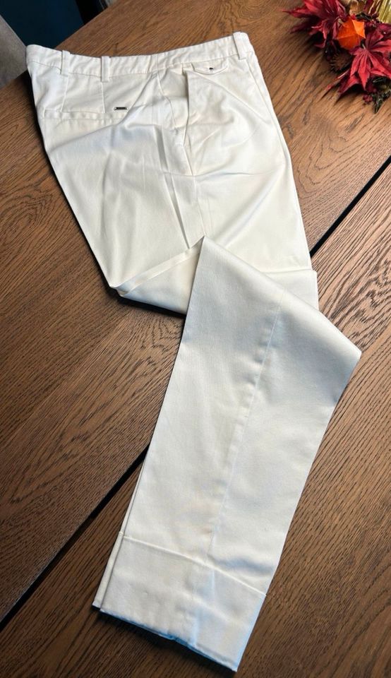 Esprit, Chino, Ge.38, weiß, schick mit Umschlag, neu in Geeste