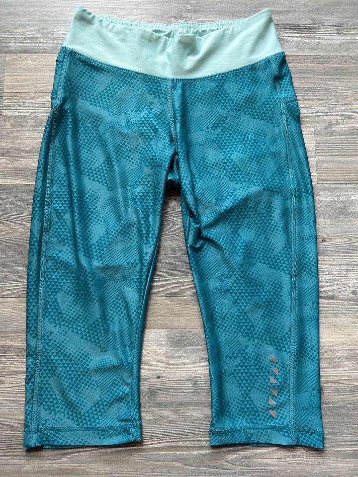 Knielange Sportleggins in Brigachtal