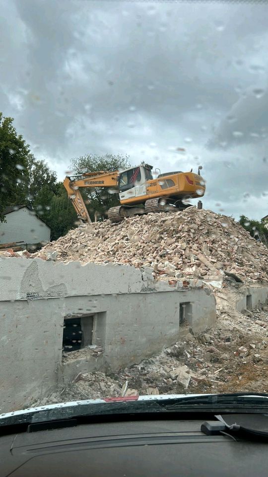 Baggerarbeiten Erdbau Arbeiten Abrissarbeiten Entsorgung Transpor in Bruck