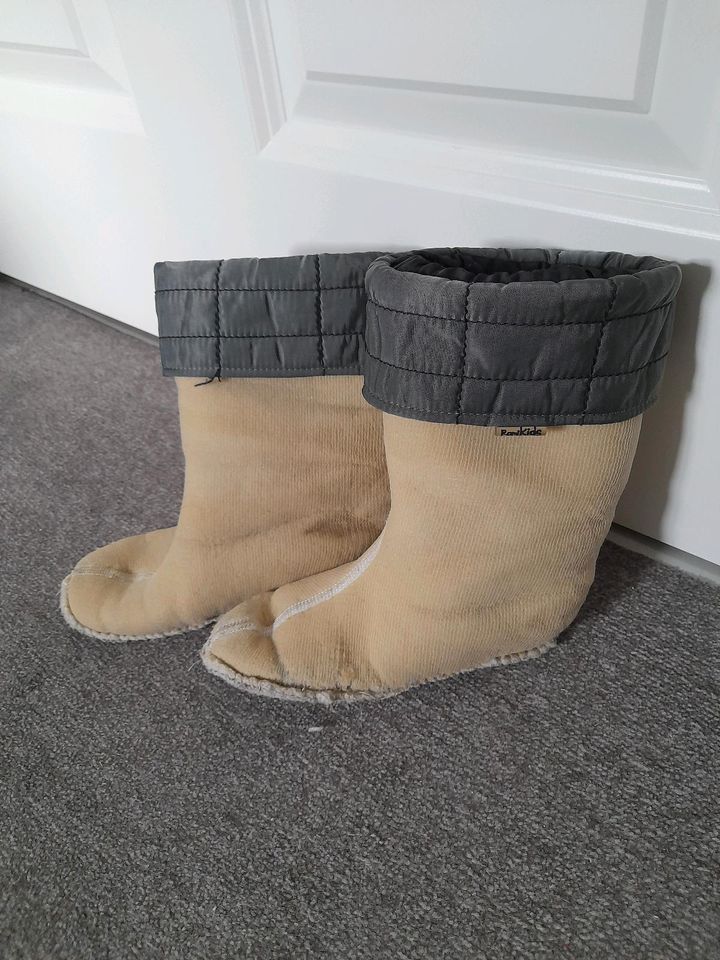 Gummistiefel Futter warm in 27 Romika zu verschenken in Meschede