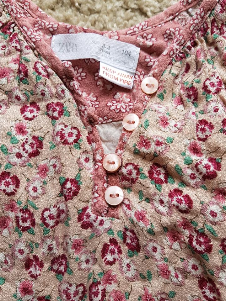 Kleid Langarmkleid Zara 104 Blumen geblümt in Burghausen