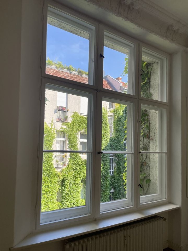 Neuer Preis (6820 €/qm)! Provisionsfrei von privat: 2,5 Zimmer-Altbaujuwel bezugsfrei in bester Lage in Berlin