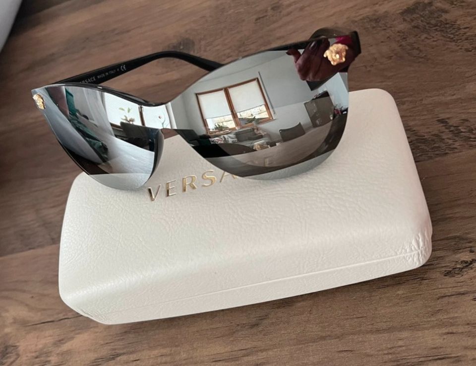 Versace Sonnenbrille in Neuffen