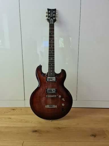 DBZ Imperial E-Gitarre mit Seymour Duncan PUs und Koffer in Duisburg