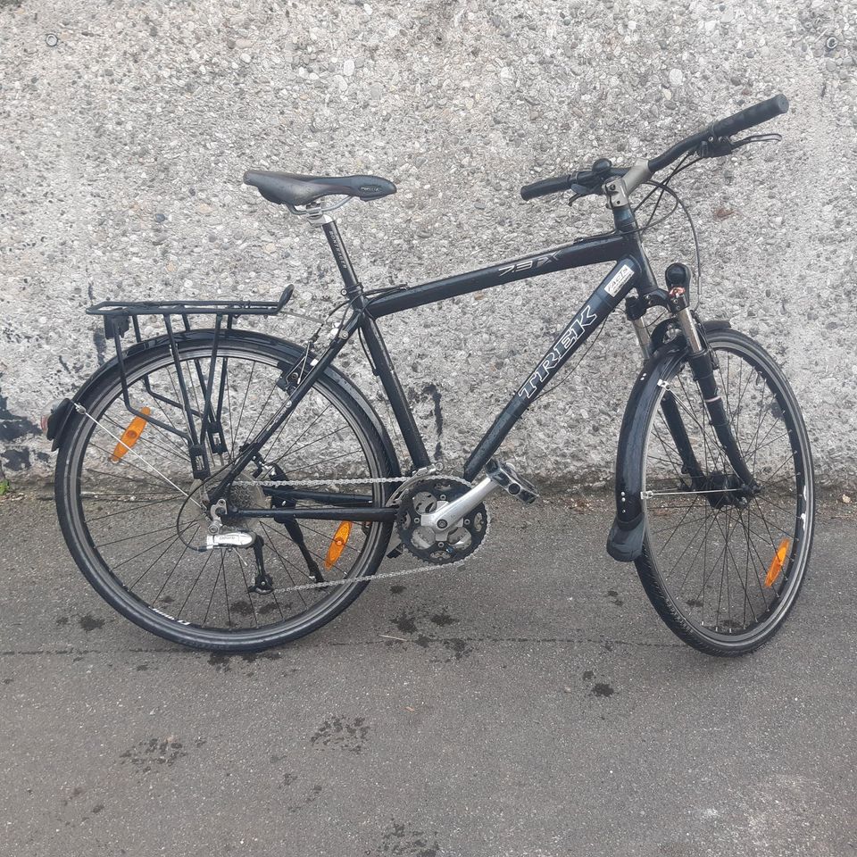 Verk. 1-TREK-Trekking-Fahrrad-28-Zoll-24-Shimano-Deore-Schaltung in Nördlingen