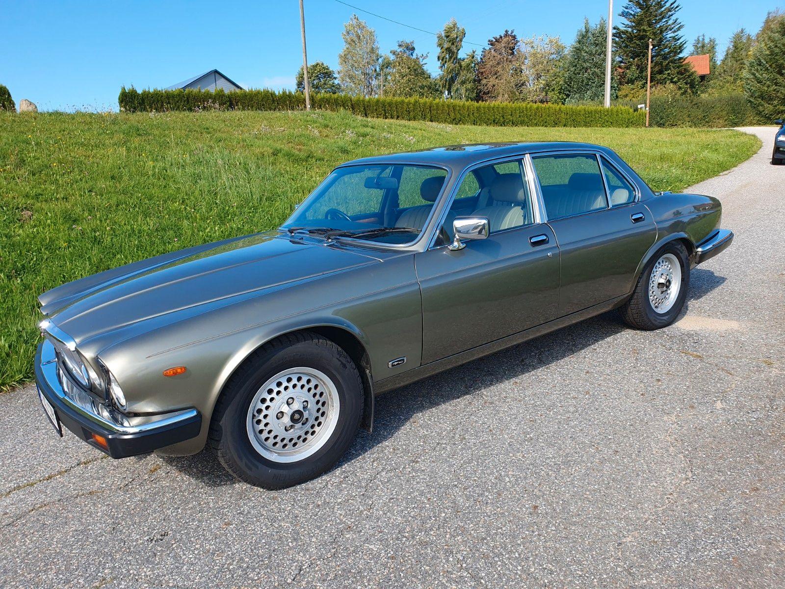 Abbildung des Autos Jaguar XJ12