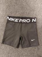 Nike Pro f. Kinder Größe M 137-146cm schwarz Nordrhein-Westfalen - Bedburg-Hau Vorschau