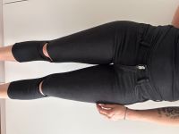 Damen Jeanshose tally weijl schwarz Löcher Knie Größe S Capri Köln - Nippes Vorschau