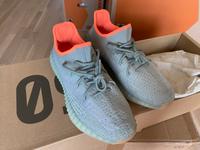 Yeezy 350 v2 Desert Sage Köln - Ehrenfeld Vorschau