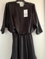 Zara Satin Kleid mit Schulterpolster schwarz Gr. S Bayern - Windberg Vorschau