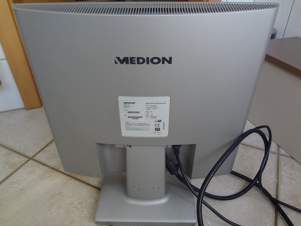 Medion MD 30219 PH - 19“ mit integrierten Lautsprechern - defekt in Bad Elster