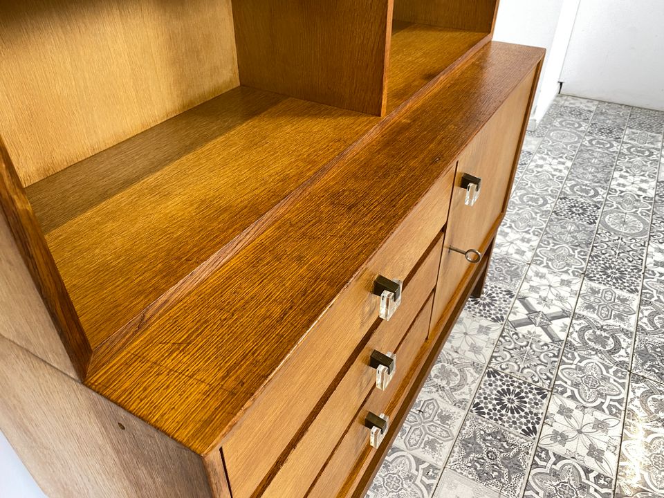 WMK Hochwertiger skandinavischer Bücherschrank aus vollem Holz mit verstellbaren Regalböden , Vitrine und Schubladen # Regal Bücherregal Regalwand Kommode Sideboard Highboard Mid-Century Vintage 60er in Berlin