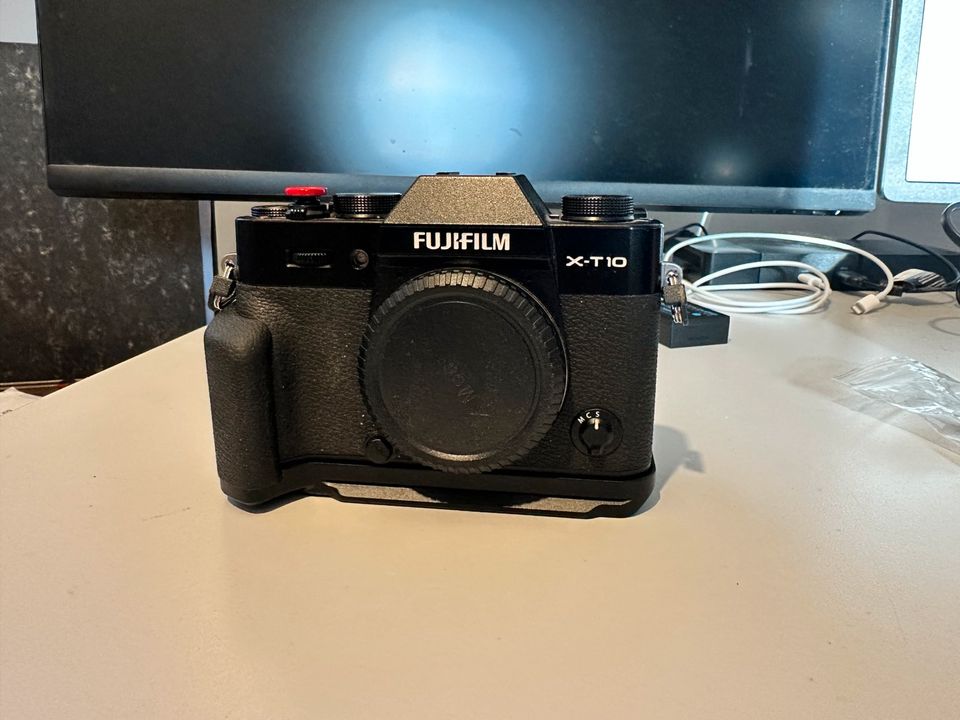 Fujifilm x-t10 inklusive MHG-XT10 Griff in Unna