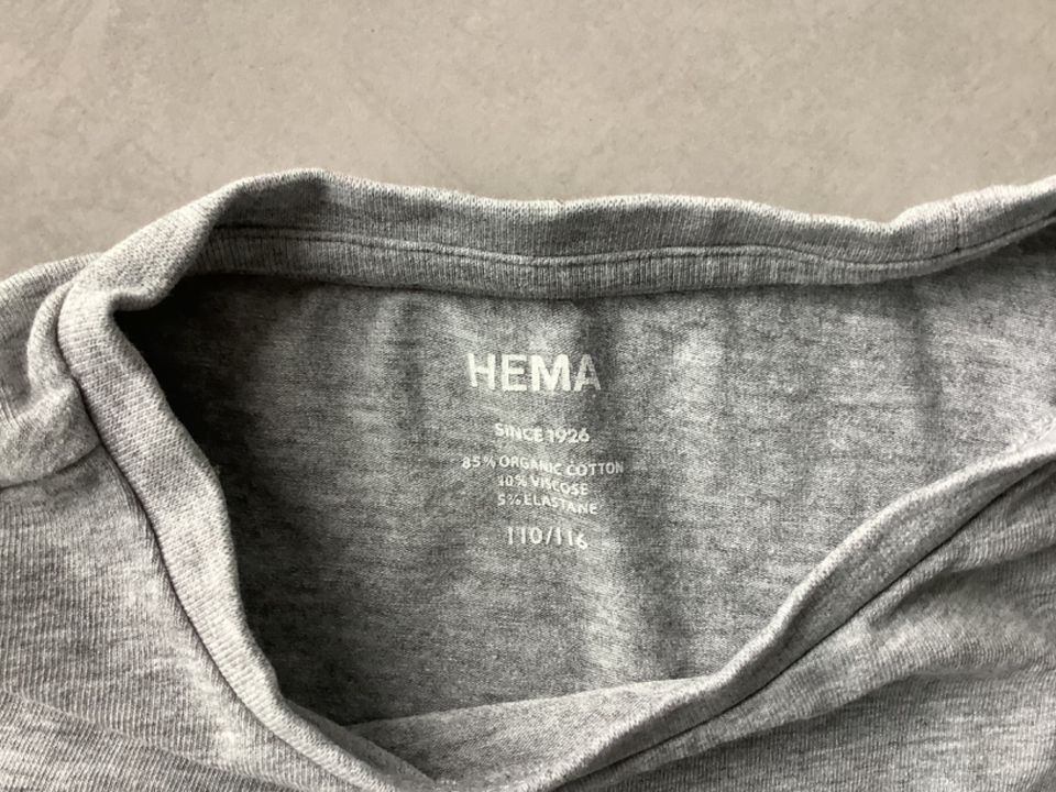 Graues Longsleeve von HEMA Gr. 110/116 wie neu in Waltrop