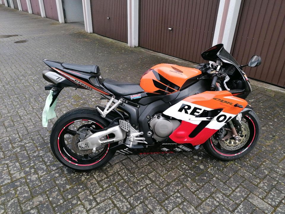 Motorrad Honda 1000 rr. in Untersiemau