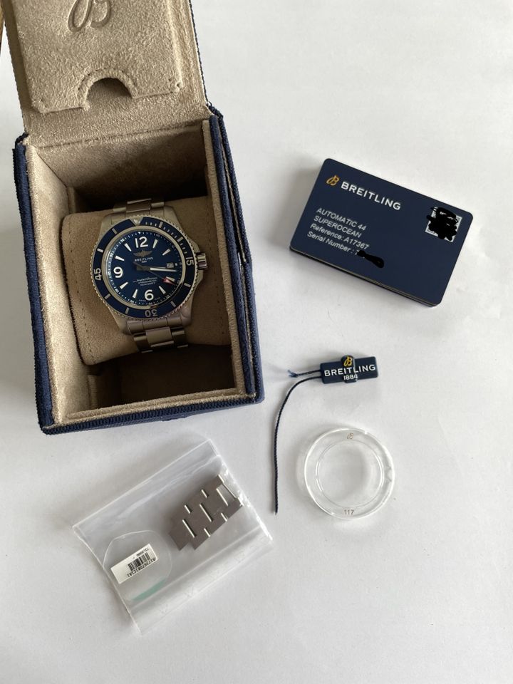 Breitling Superocean Automatic 44 Edelstahlarmband blau Full Set in Zimmern unter der Burg