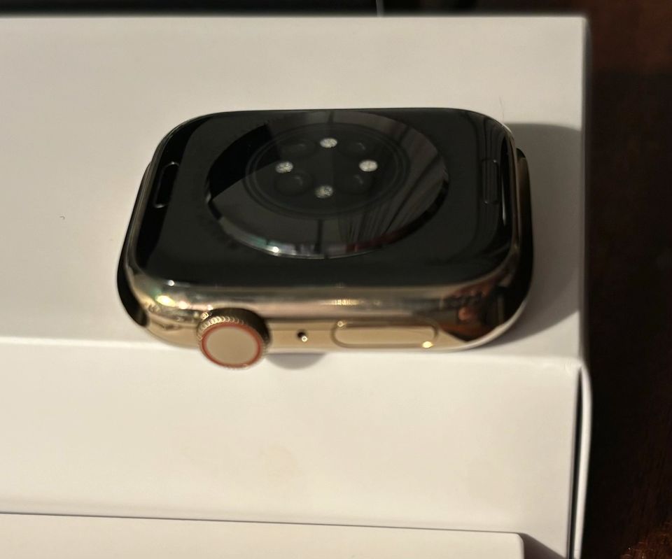 Apple Watch Series 7 45mm SS Gold Milanese GPS+Cell + Nike u Burd in Krefeld