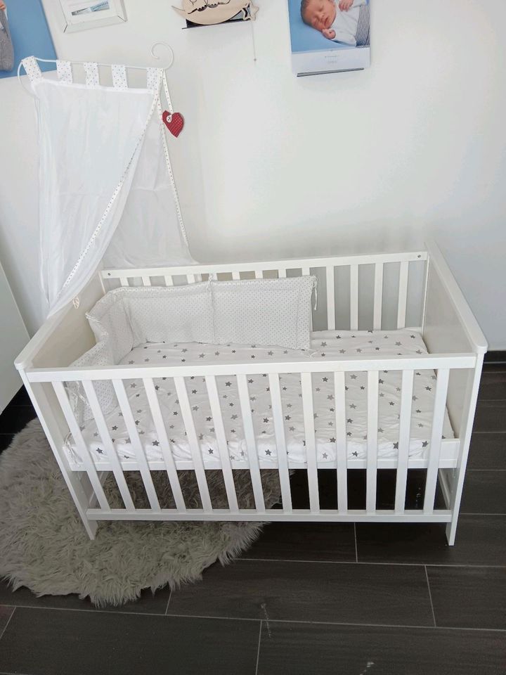 Baby-Kinderbett Neuwertig VB in Nagold