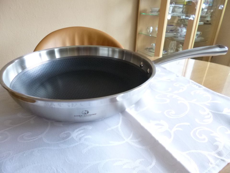 Chef Cuisine (wie Sabatier) Honeycomb Edelstahlpfanne Ø32 cm NEU in Häfen -  Bremerhaven | eBay Kleinanzeigen ist jetzt Kleinanzeigen