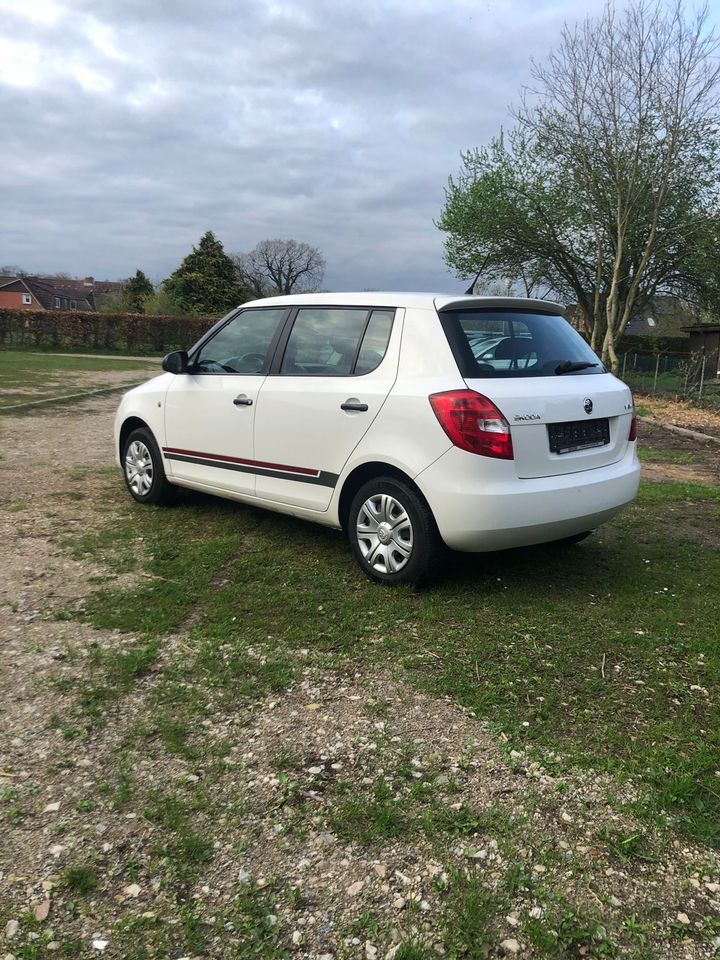 Skoda Fabia, 9/ 2014, 60 PS, Tüv / AU neu,  Euro  4.350 ,- VB in Lehmkuhlen