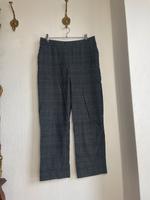 ZARA Basic graue Hose Gr. M, mit gerade geschnittenem Bein, Nordrhein-Westfalen - Arnsberg Vorschau