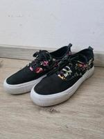 Sneaker mit Blumen Bayern - Freising Vorschau