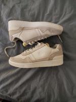 Lacoste Schuhe weiß original (Gr.42.5) Frankfurt am Main - Innenstadt Vorschau