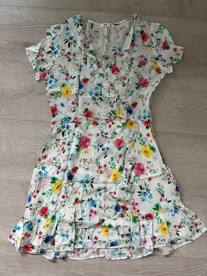 Sommerkleid Blumenprint Mango M in Heikendorf