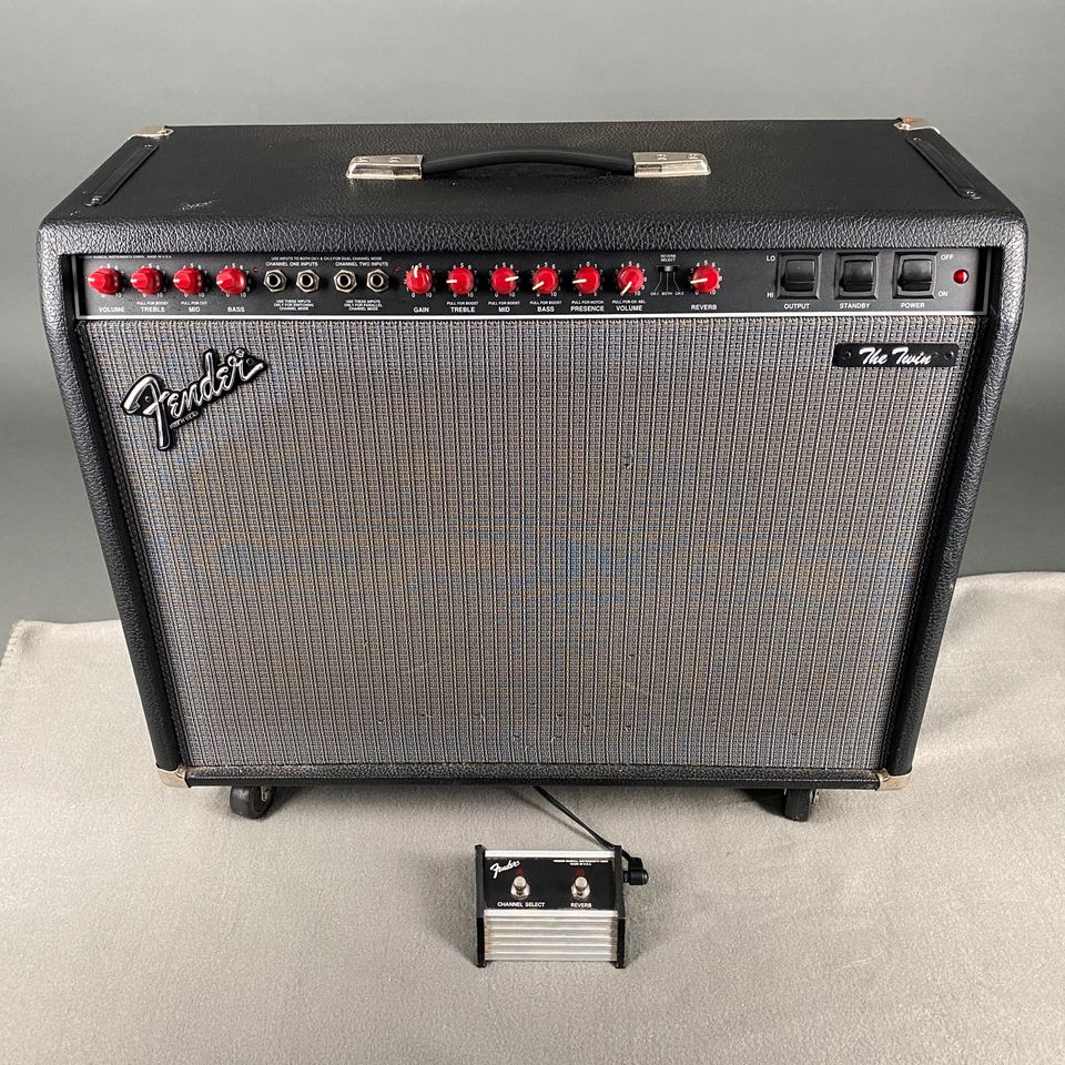 FENDER THE TWIN 2 KANAL 100 WATT AMP RED KNOB HALL in Herne