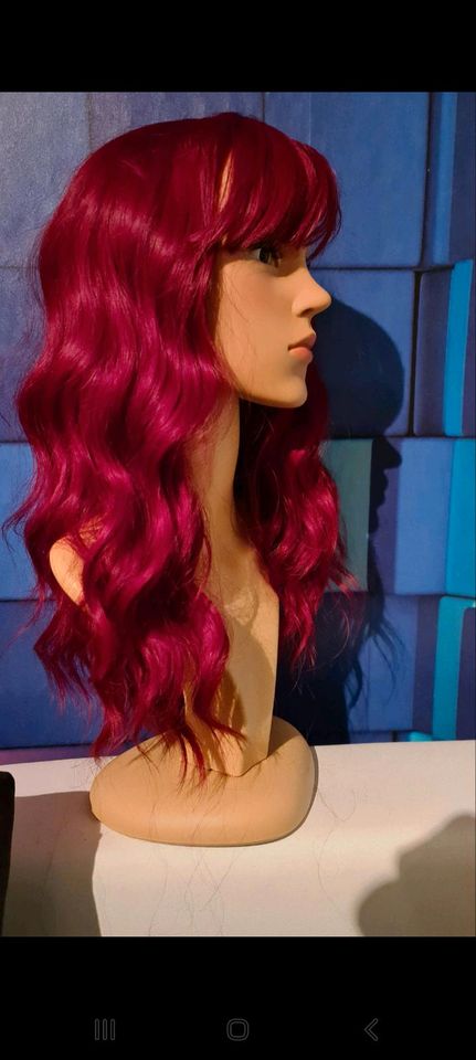 Schöne rote wig/Perücke für Cosplays in Bochum