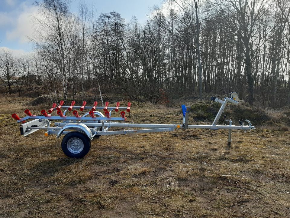 Böckmann TPV Bootsanhänger Schlauchboottrailer 550Kg zGg. NEU in Großderschau