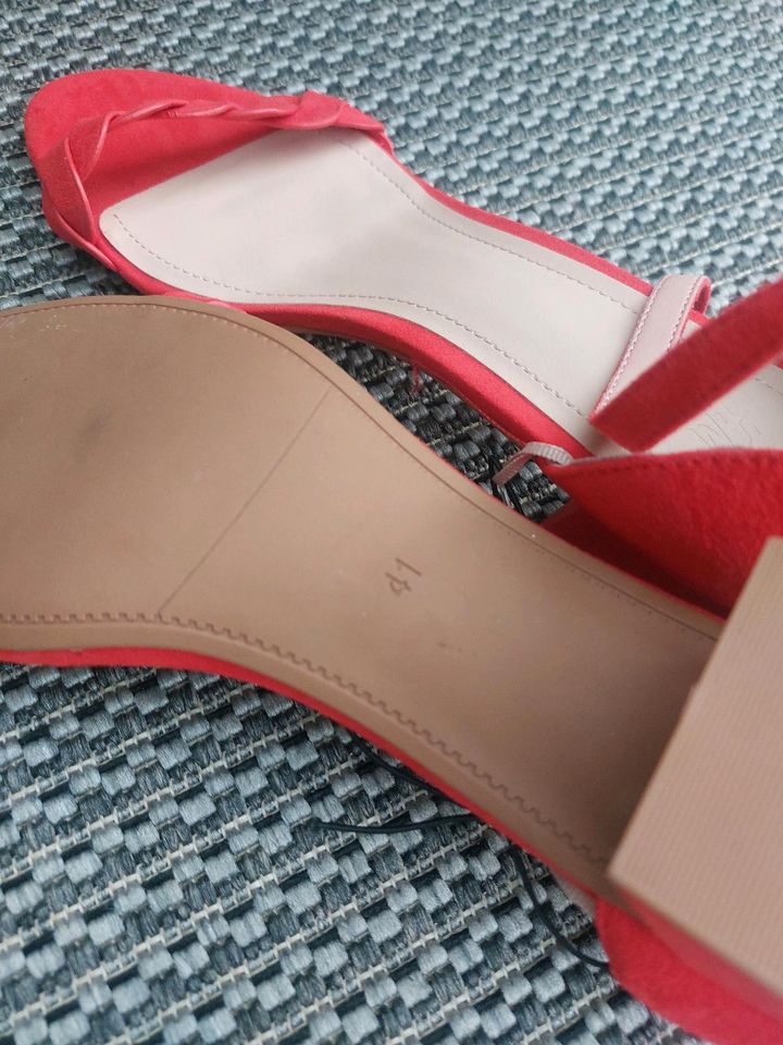 H&M Sandalen rot neu Blockabsatz Gr. 40 41 in Straelen