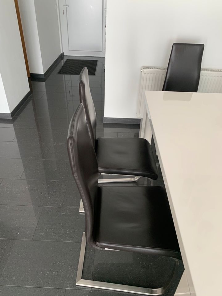 Esstisch mit Stühle in Stuttgart