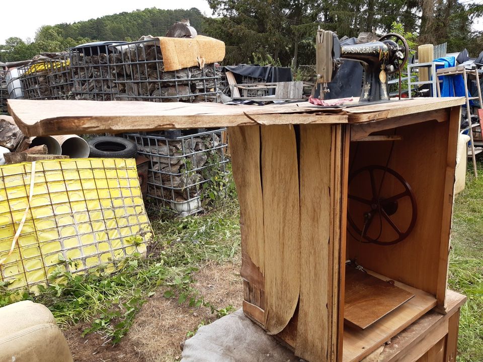 Singer Nähmaschine Schank defekt in Rockhausen