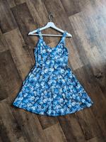 Süßes Sommerkleid Blau Blumen S Gina Tricot Hessen - Darmstadt Vorschau