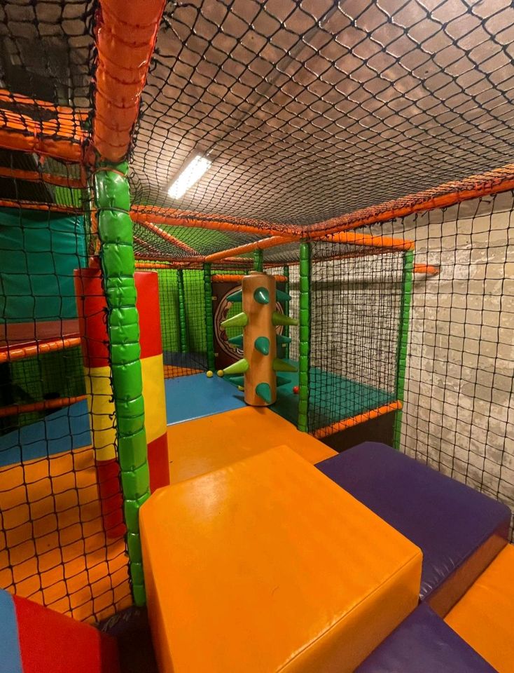 Indoorspielplatz & Trampolinhalle Spielturm in Kreuztal