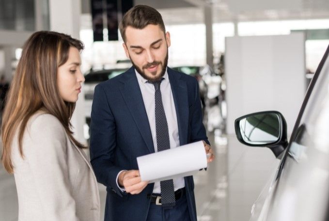 München - Testberatung im Autohaus in München